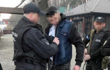 $1300 за перетин кордону: на Вінниччині затримали псевдоволонтера (фото, відео)