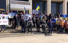 В Энергодаре жители вышли на мирный митинг против российской оккупации