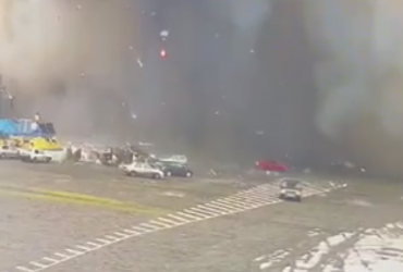 Окупанти обстріляли ракетами майдан Свободи в Харкові: є жертви, знищено будівлю ОДА (фото, відео)