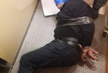 Пасажири потяга виявили й покарали диверсанта прямо у вагоні (фото)