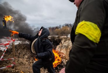 Маріуполь вже 14 годин під обстрілами