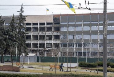 У блокадному Маріуполі від зневоднення загинула дитина: її тіло дістали з-під завалів