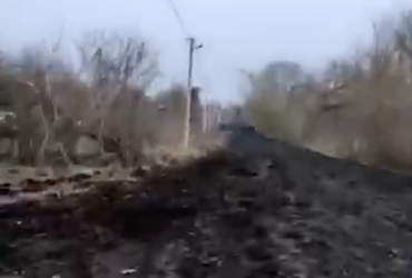 Украинец показал, что осталось от дороги после проезда российской военной техники (видео)