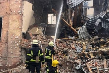 Наслідки нового масованого авіабомбардування Харкова: зруйновано десятки будівель, знайдено жертв