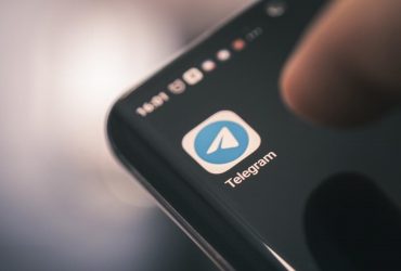 Допоможуть під час війни: 10 корисних чат-ботів, які повинні бути у кожного українця