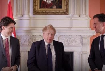 Борис Джонсон пообещал привлечь Путина к ответственности за авиаудар по Мариуполю