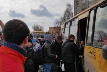 Близько 5 тисяч людей евакуювали із Сум, вони уже в безпеці (відео)