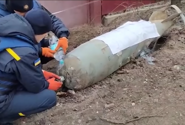 Рятувальники показали, як знешкоджували величезну бомбу (відео)