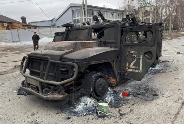 Військові Азова в Маріуполі знищили 6 ворожих танків, 2 БТР і полонили 12 окупантів