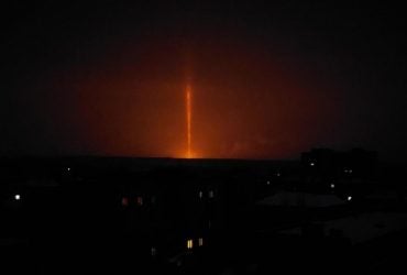 На Донеччині росіяни перебили газопровід високого тиску: утворилася пожежа (відео)