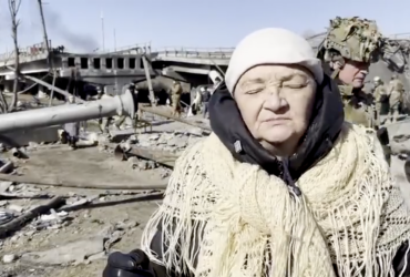 С*ки они!: живущая в Гостомеле россиянка обрушила свой гнев на оккупантов (видео)