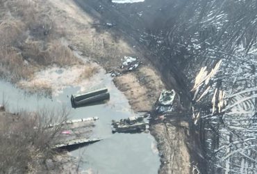 Ворогові не дали прорватися до Києва по понтонному мосту біля Гостомеля: супутникові знімки