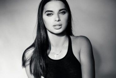 Тупой народ: жена Усика назвала Путина больным и высмеяла российские фейки