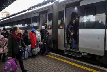 У Києві під час комендантської години дозволено посадку на евакуаційні потяги – УЗ