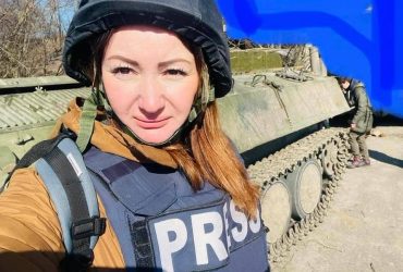 Съемочная группа ТСН попала под обстрелы российских войск на Киевщине