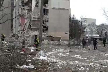 У Чернігові з-під завалів гуртожитку дістали п'ятьох загиблих, серед них - троє дітей