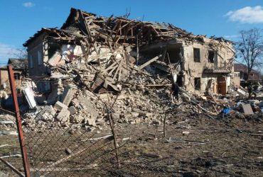 Окупанти обстріляли Нові Петрівці: дворічна дитина загинула, четверо травмованих (фото)