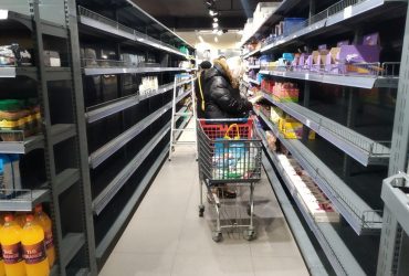 В Україні дешевшають соціально важливі продукти