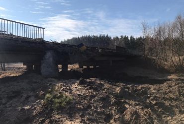 Окупанти завдали потужного авіаудару по передмістю Києва