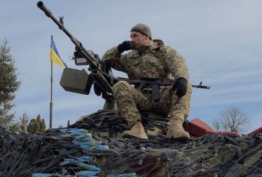 Хочуть стерти нас з лиця Землі: український телеведучий довів до сліз щемливим відео про війну