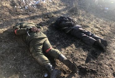 Виглядають жалюгідно: військові взяли в полон бойовиків з ЛДНР (фото)