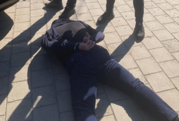 Готовили покушение на президента: в Ужгороде задержали российскую ДРГ и агента ФСБ (фото)