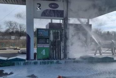 У Миколаєві окупанти обстріляли АЗС, є жертви (фото)