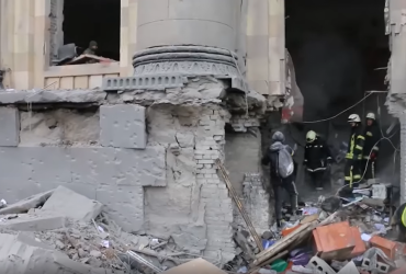 Из-под завалов Харьковской ОГА уже достали тела 24 погибших