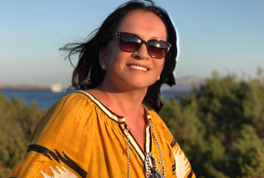 Директор Ротару прокоментував її мовчання про війну в Україні: Однаково добре ставилася