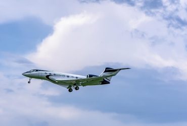 Российские олигархи начали массово распродавать свои самолеты - СМИ