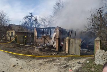 На Киевщине россияне из тяжелой артиллерии обстреляли населенные пункты, есть пострадавшие