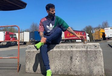 Известный испанский футболист отправился в Польшу помогать украинским беженцам