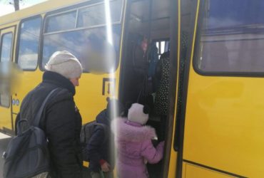 Були напружені баталії: на Київщині з окупованого села врятували сотні осіб (фото)