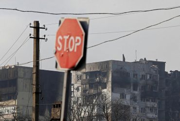 Фільтраційні табори біля Маріуполя: стало відомо, через що проходять українці
