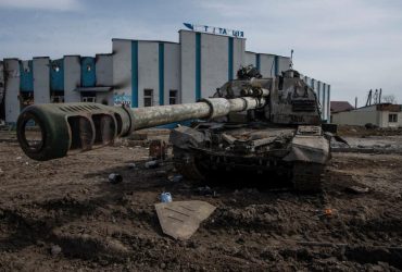 Тростянецьку лікарню обстежать сапери й вибухотехніки, наразі на її території небезпечно