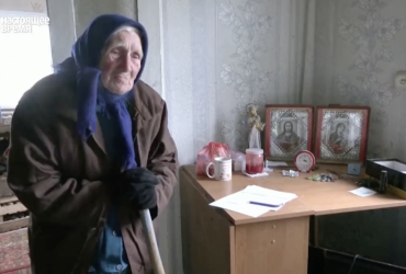 Пенсіонерка з Ірпеня переживає третю війну, вона порівняла Путіна з фашистом (відео)