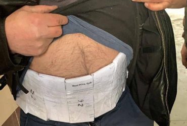 Українець намагався таємно вивезти до Польщі $320 тисяч - його провчили (фото)