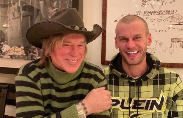 Актор Міккі Рурк записав звернення до українців із помічником із Миколаєва (відео)