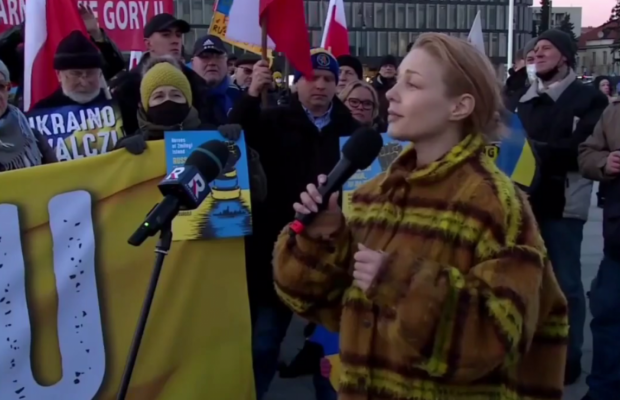 "Ви у рабстві!": Тіна Кароль звернулася до росіян на мітингу за Україну у Варшаві (відео)