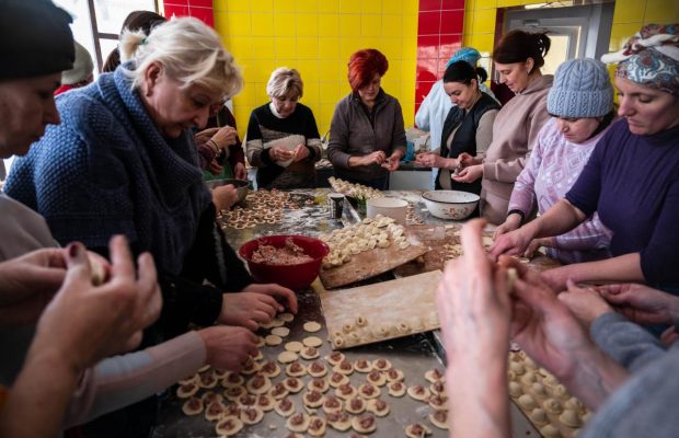 З Міжнародним днем волонтера 2022: привітання, картинки та слова подяки
