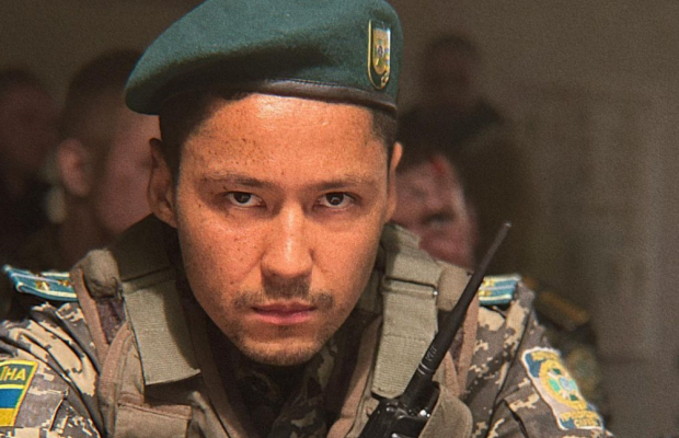 Зняв бронежилет і закрив дітей: стало відомо, як загинув актор Паша Лі (відео)