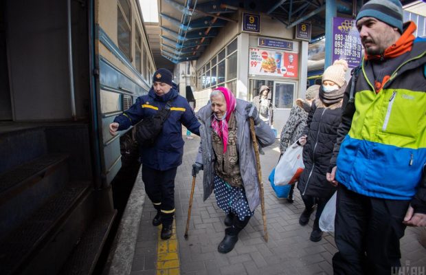 В "Укрзализныце" рассказали, как будут работать вокзалы Киева во время двухдневного комендантского часа