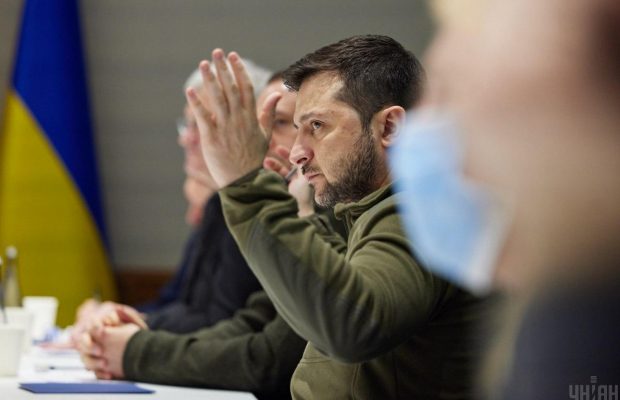 "Путин - псих, Зеленский - святой": известный рок-музыкант написал стих про Зеленского