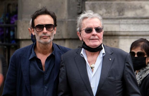 Легендарный французский актер Ален Делон решился на эвтаназию (фото)