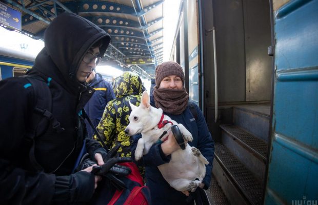 В "Укрзализныце" рассказали, как вокзалы Киева будут работать во время долгого комендантского часа