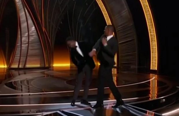 Уилл Смит извинился перед комиком Крисом Роком за пощечину во время вручения "Оскара"