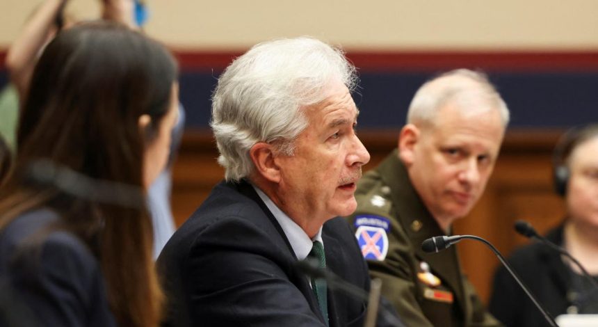 Украина может проиграть войну до конца 2024 года: директор ЦРУ сделал тревожное заявление