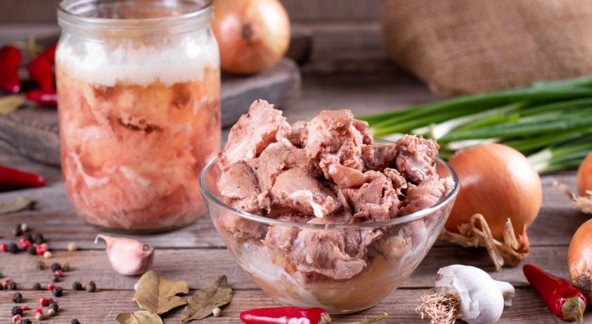Как сделать тушенку из свинины или другого мяса: 3 простых рецепта