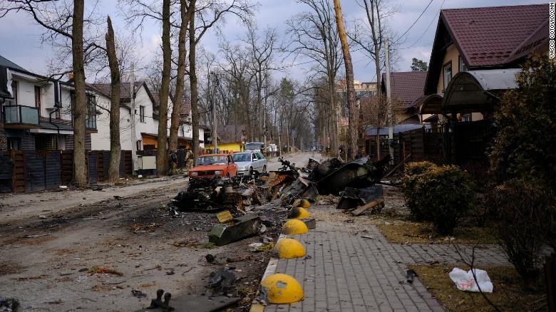 В Ирпене разрушено 50% зданий после российских обстрелов В Ирпене разрушено 50% зданий после российских обстрелов