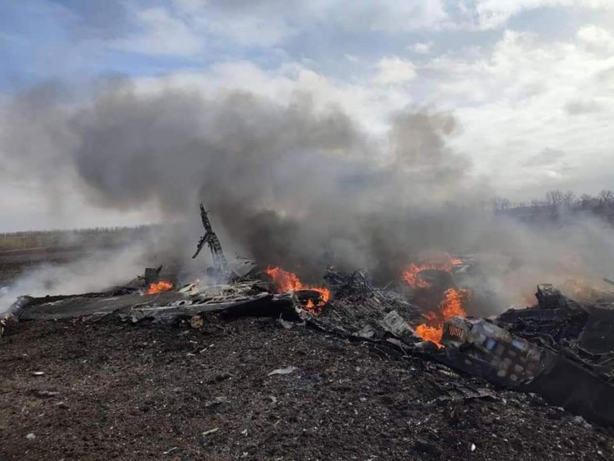 The remains of the downed Russian plane in Ukraine / photo of the Armed Forces of Ukraine